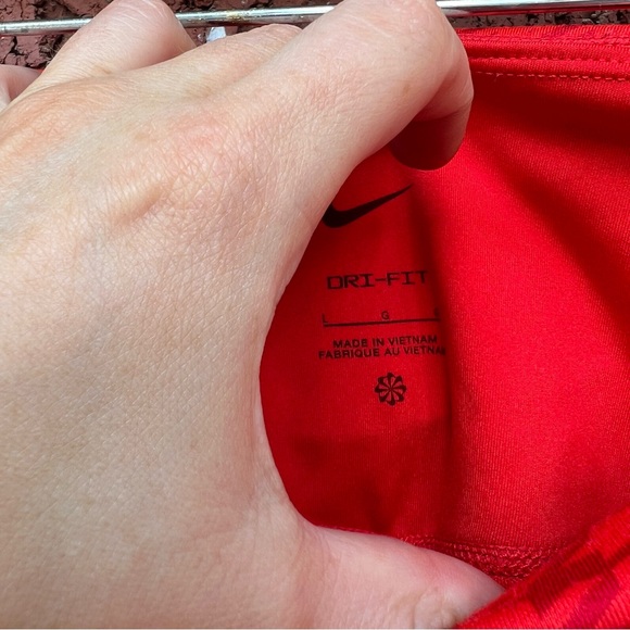 Nike Bright Red Textured Leggings - Picture 4 of 4